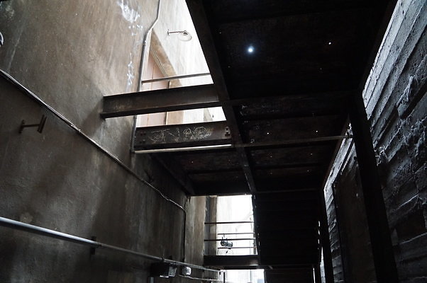 Palace.Walkways.Ext.03