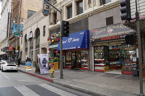 Palace.Theater.Front.04