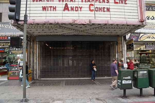 Palace.Theater.Front.05