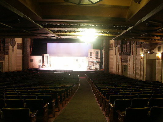 Warner.Grand.Theater.01