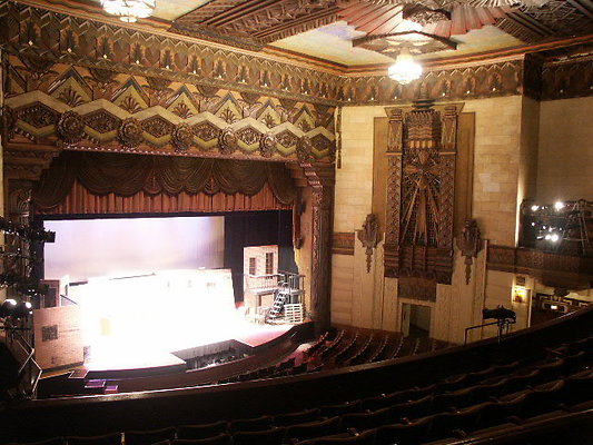 Warner.Grand.Theater.33
