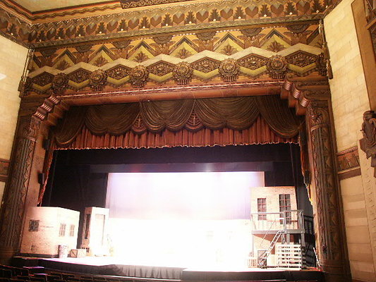 Warner.Grand.Theater.05