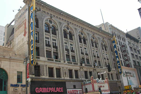 palacetheatre-exterior-002