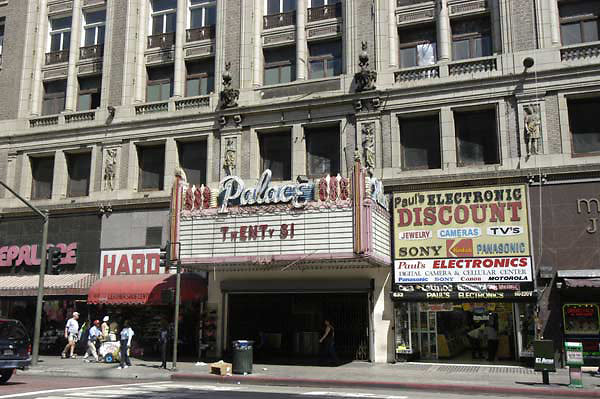 palacetheatre-exterior-003