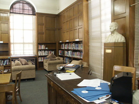Eliot.MS.Library.25