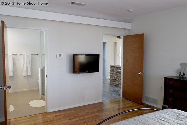 23master-bedroom-reverse
