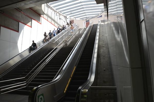 ESCALATOR-MTA 5th Hill&lt;br&gt;Rush Hour or&lt;br&gt;Business Hour Restrictions