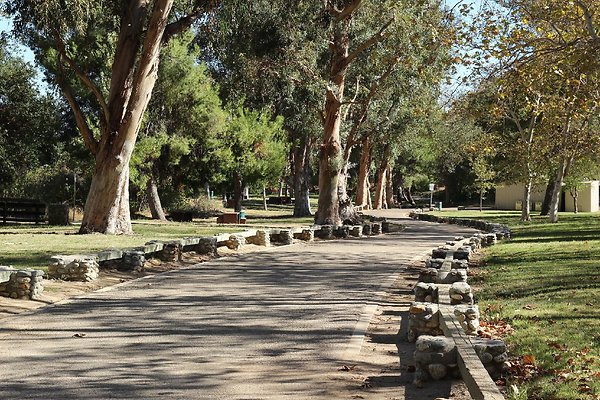 43.Omelveny.Paved.Bike.Walk.Path