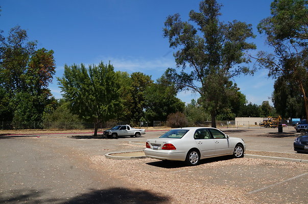 Woodley.Lakes.G.C.Parking.Lot19