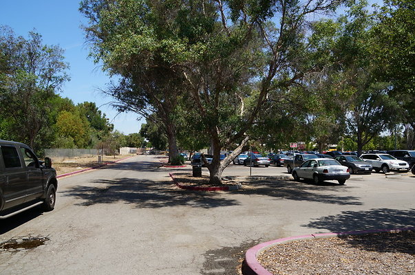 Woodley.Lakes.G.C.Parking.Lot05