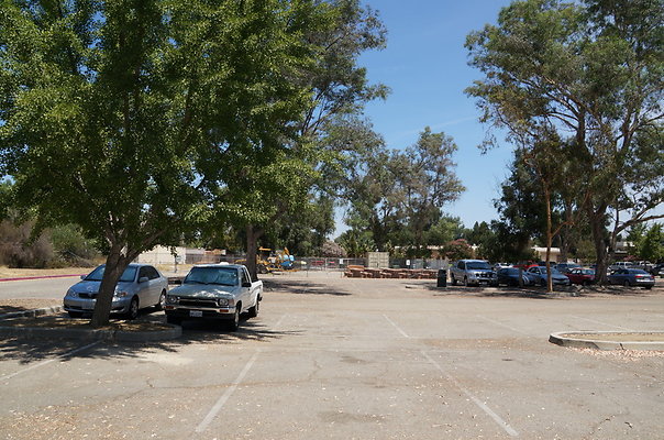 Woodley.Lakes.G.C.Parking.Lot16