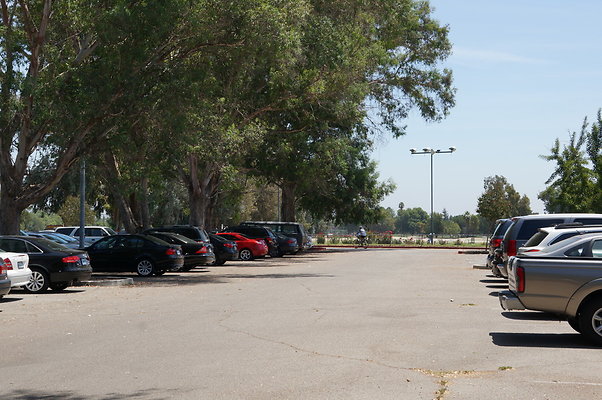 Woodley.Lakes.G.C.Parking.Lot14