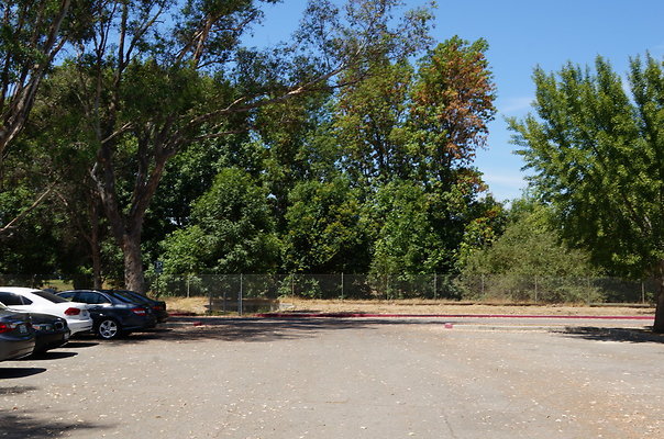 Woodley.Lakes.G.C.Parking.Lot26