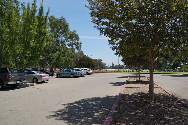 Woodley.Lakes.G.C.Parking.Lot10