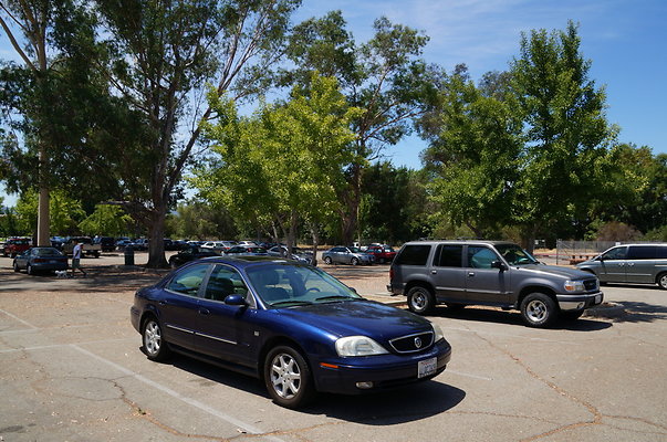 Woodley.Lakes.G.C.Parking.Lot35