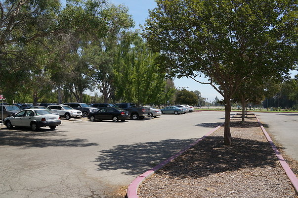 Woodley.Lakes.G.C.Parking.Lot03