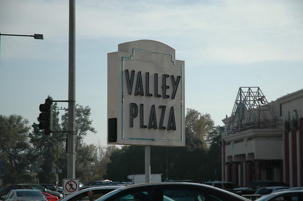 Valley Plaza.Pixx.2015