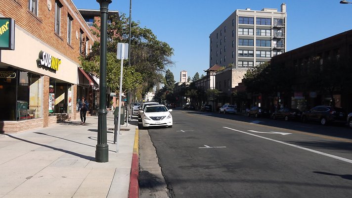 HOLLY ST BETWEEN FAIR OAKS &amp; RAYMOND:PASADENA