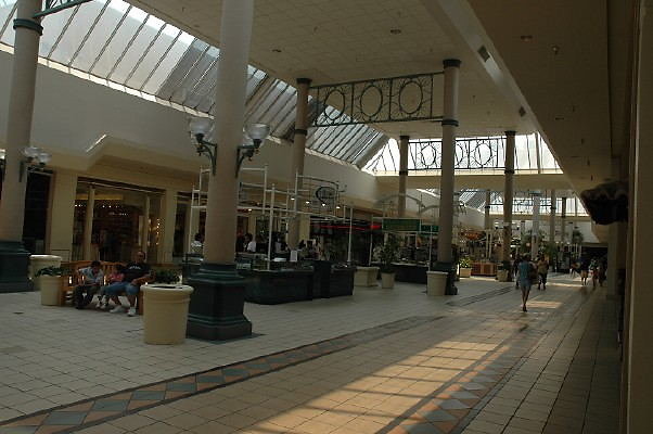 Lakewood Mall