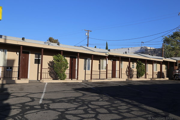 06 Cactus Motel