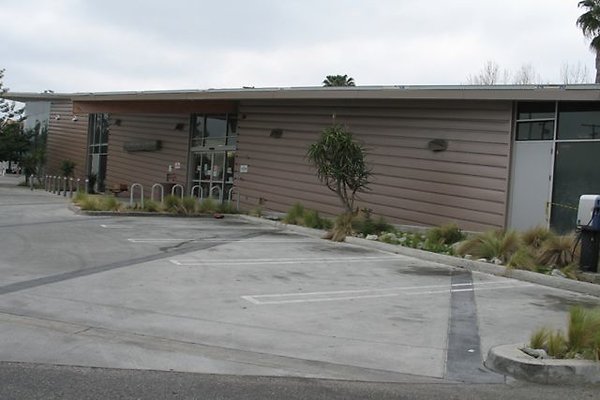 Exterior-Entrance-4