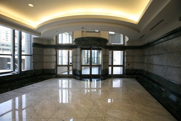 Elevator.Lobby.1000-Wilshire.Portal