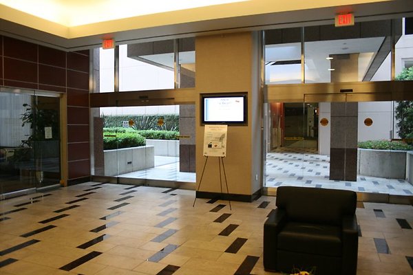 Elevators.Lobby.500-North-Brand.Portal