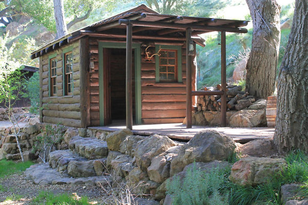 Cabin, Farmhouse and Campsite Looks