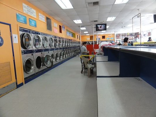 Lucys Laundromat Pomona