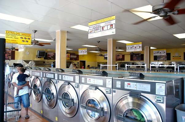 Laundry 6816 De Soto Ave