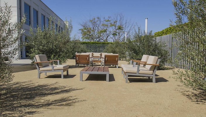 Hive-Outdoor-Lounge-Collaborative-Space-015