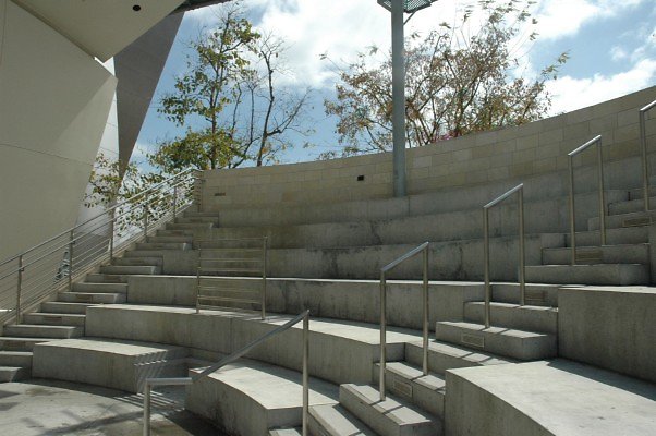 Disney.Hall.Ext.Theater.09