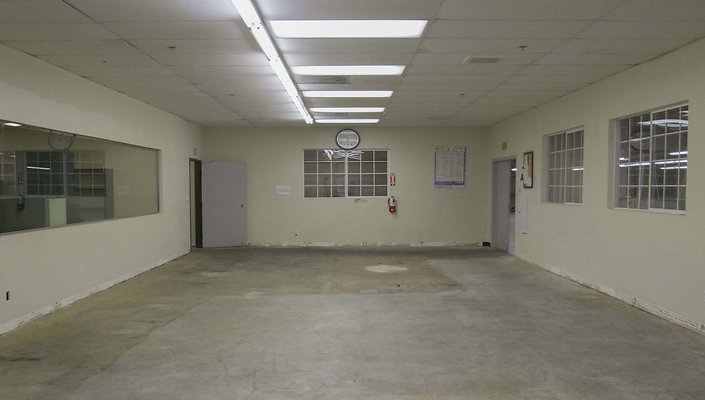 2444-Porter-2nd-Floor-Breakroom-006