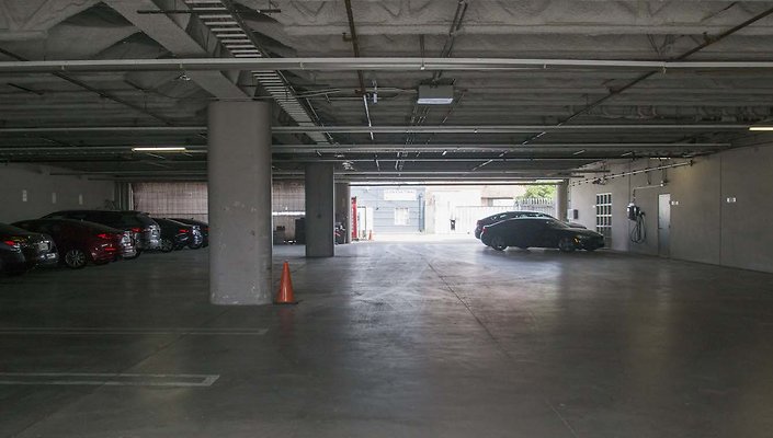 2444-Porter-1st-Floor-Parking-Garage-007