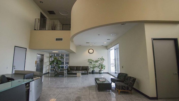 2444-Porter-1st-Floor-Lobby-005