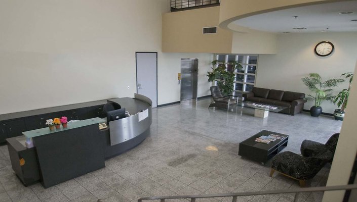 2444-Porter-1st-Floor-Lobby-010