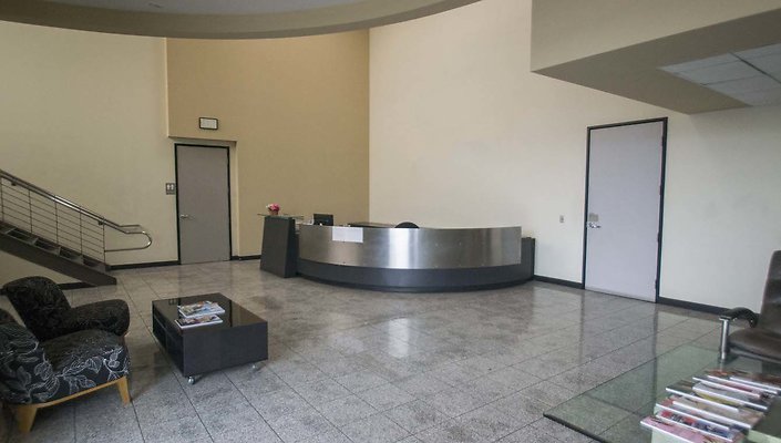 2444-Porter-1st-Floor-Lobby-001