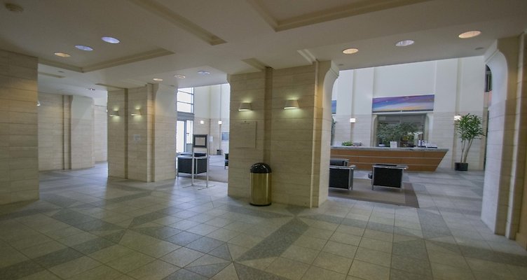 Los-Angeles-Chamber-of-Commerce-Lobby-29