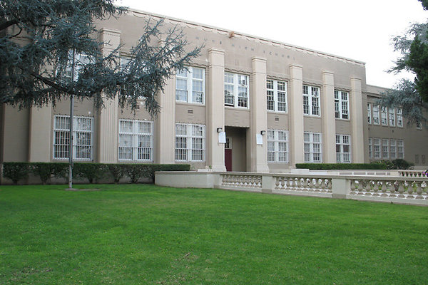 Van.Nuys.HS.BBAll.Gym.03