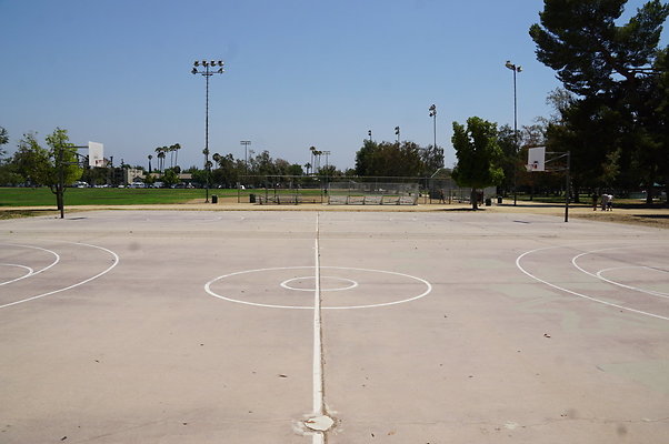 Van.Nuys.SO.BBall.Ext02