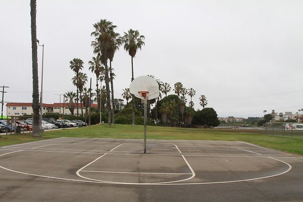 Del.Rey.BB.Court.07