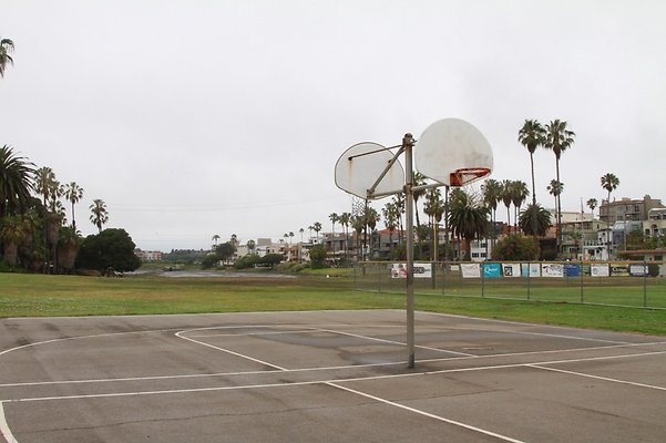 Del.Rey.BB.Court.02