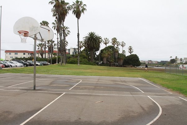 Del.Rey.BB.Court.08