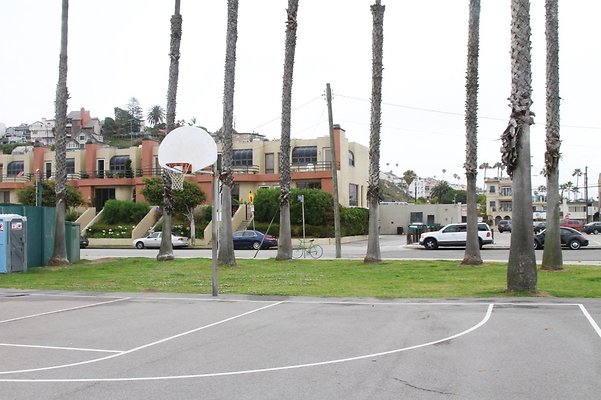 Del.Rey.BB.Court.03