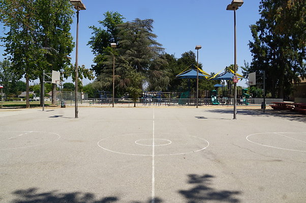 Tarzana.Rec.Cntr.BBall.Court.02