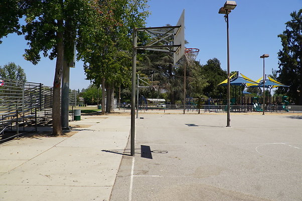 Tarzana.Rec.Cntr.BBall.Court.04