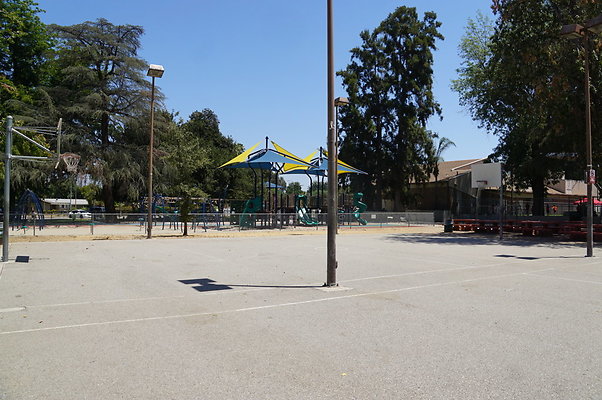 Tarzana.Rec.Cntr.BBall.Court.07