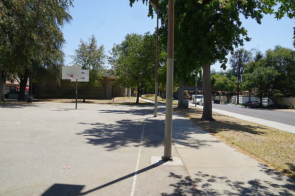 Tarzana.Rec.Cntr.BBall.Court.06