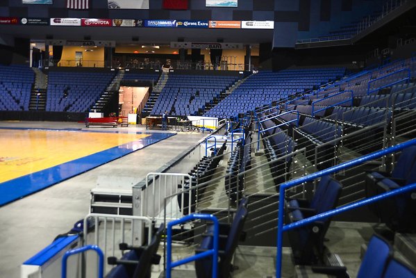 39.CBBank.Arena.Ontario