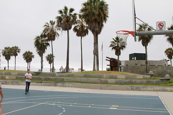 Venice.Beach.BB.Courts.05